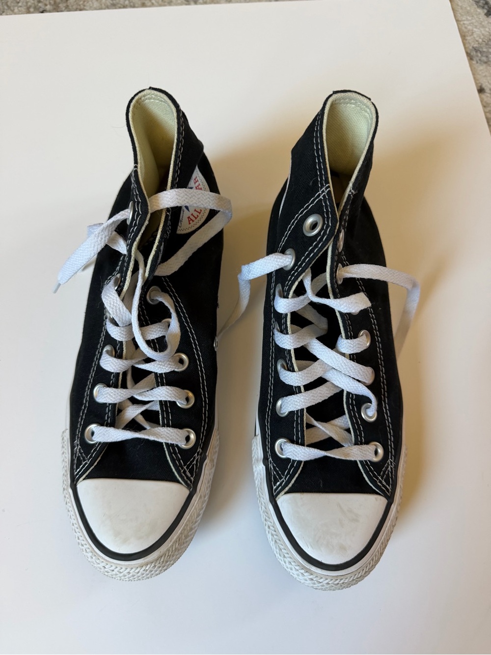 Like NEW! Converse Chuck Taylor All Star High Top - Picture 4 of 8